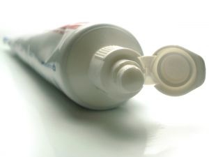 how to make natural toothpaste.jpg